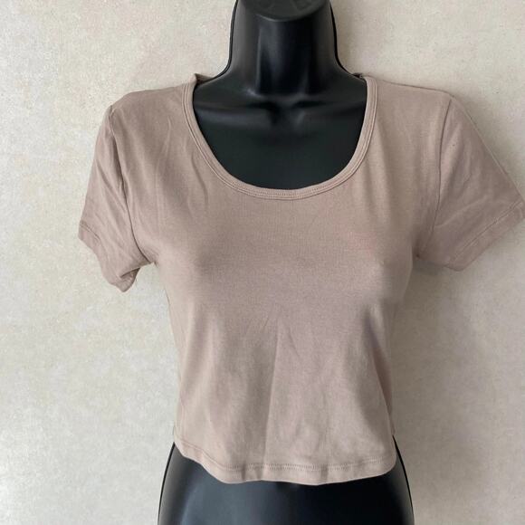 Zenana Outfitters Tops - 2 Zenana Outfitters Scoop Neck Cropped Cotton Top Short Sleeve Blue & Brn Large